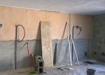 Natursteinweind in Bodega - Vorher